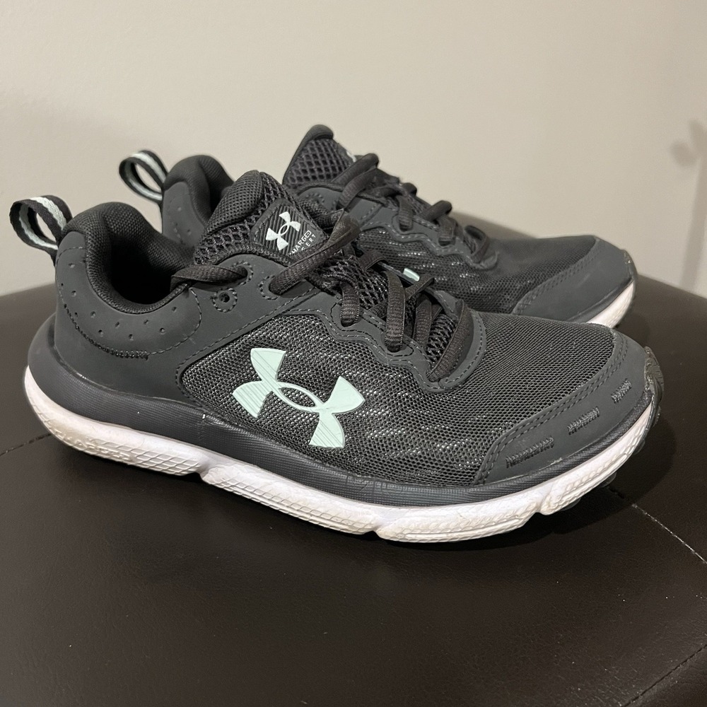 Under Armour Charged Assert 10 grey Running Shoes 3026179-110 Womens Size 6